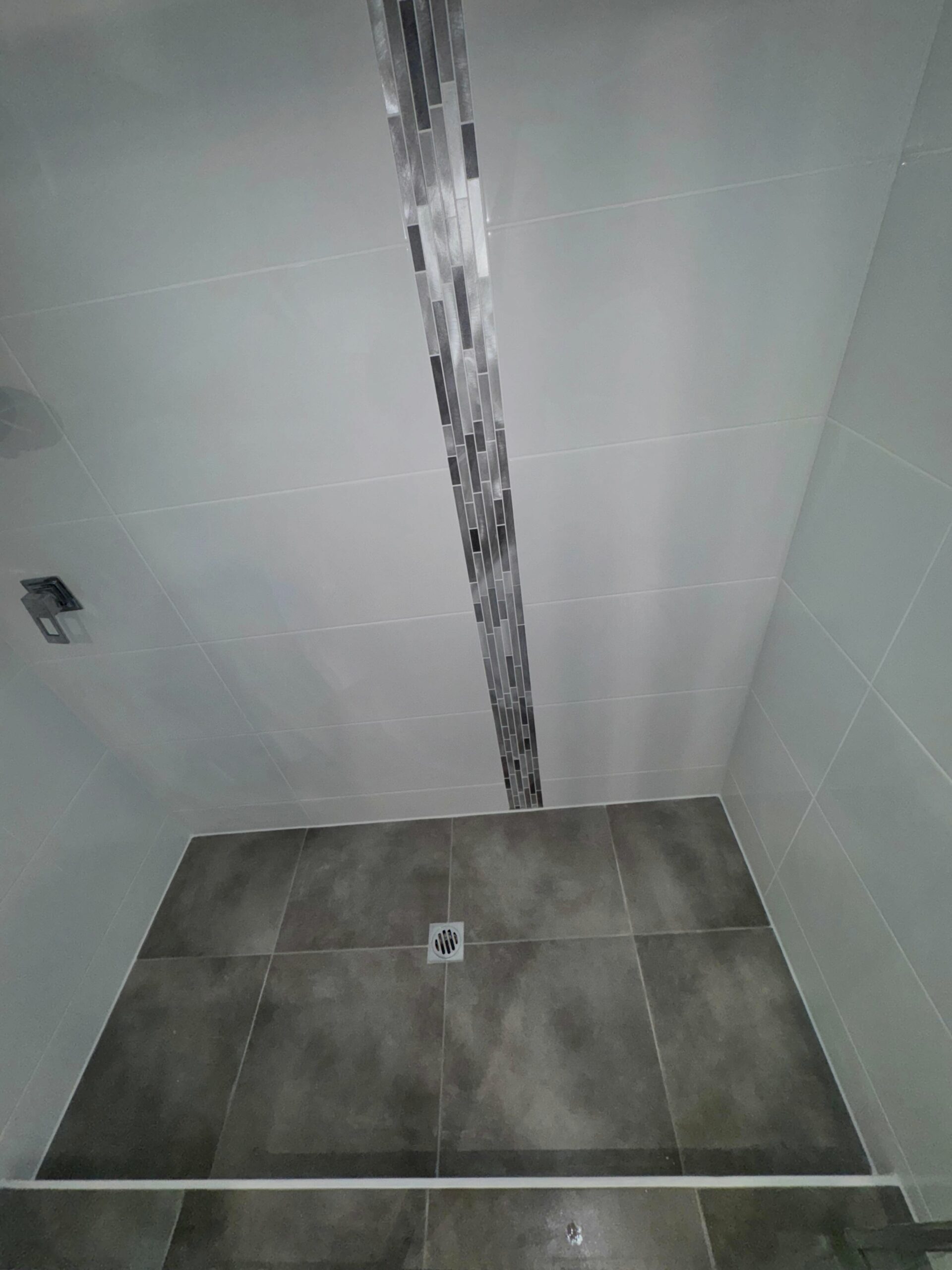Shower in Lake Coogee floor and wall now looking brand new after regrouting image 1